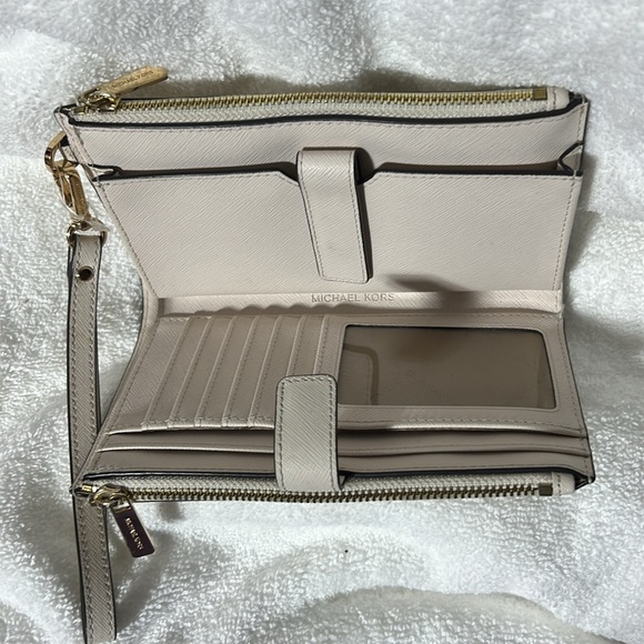 Michael Kors Jet Set Travel Double zipper wristlet - Picture 4 of 6